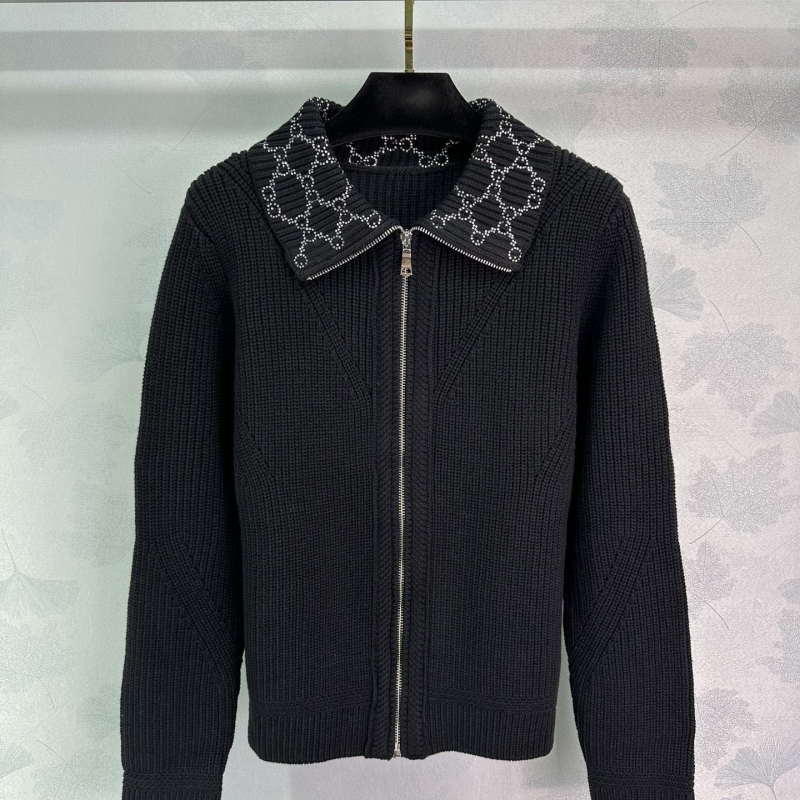 G*u*i coats